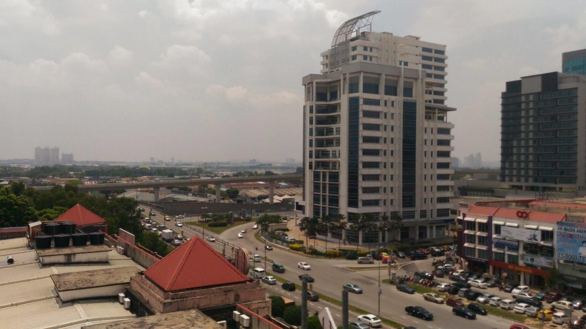 Hotel Sri Puchong Sdn Bhd Exterior foto