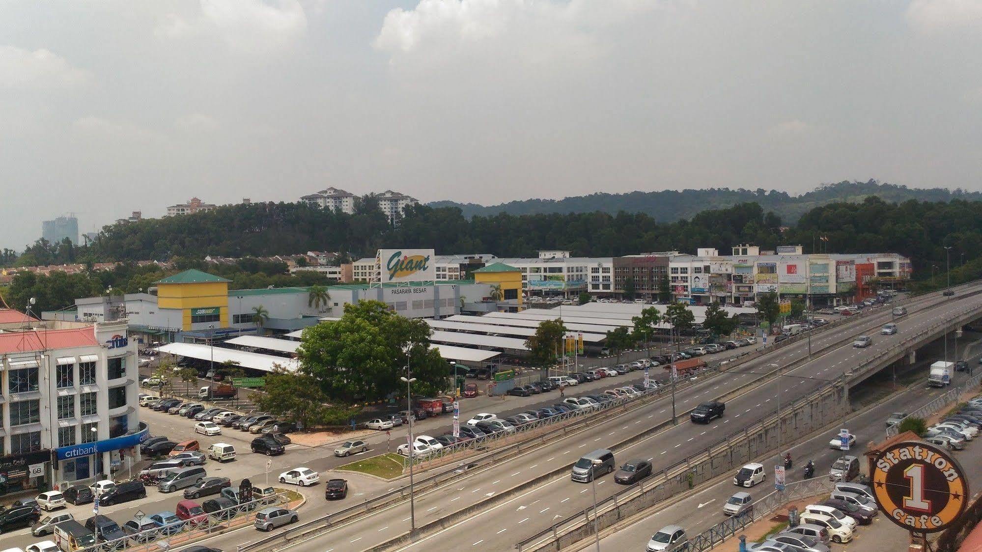 Hotel Sri Puchong Sdn Bhd Exterior foto