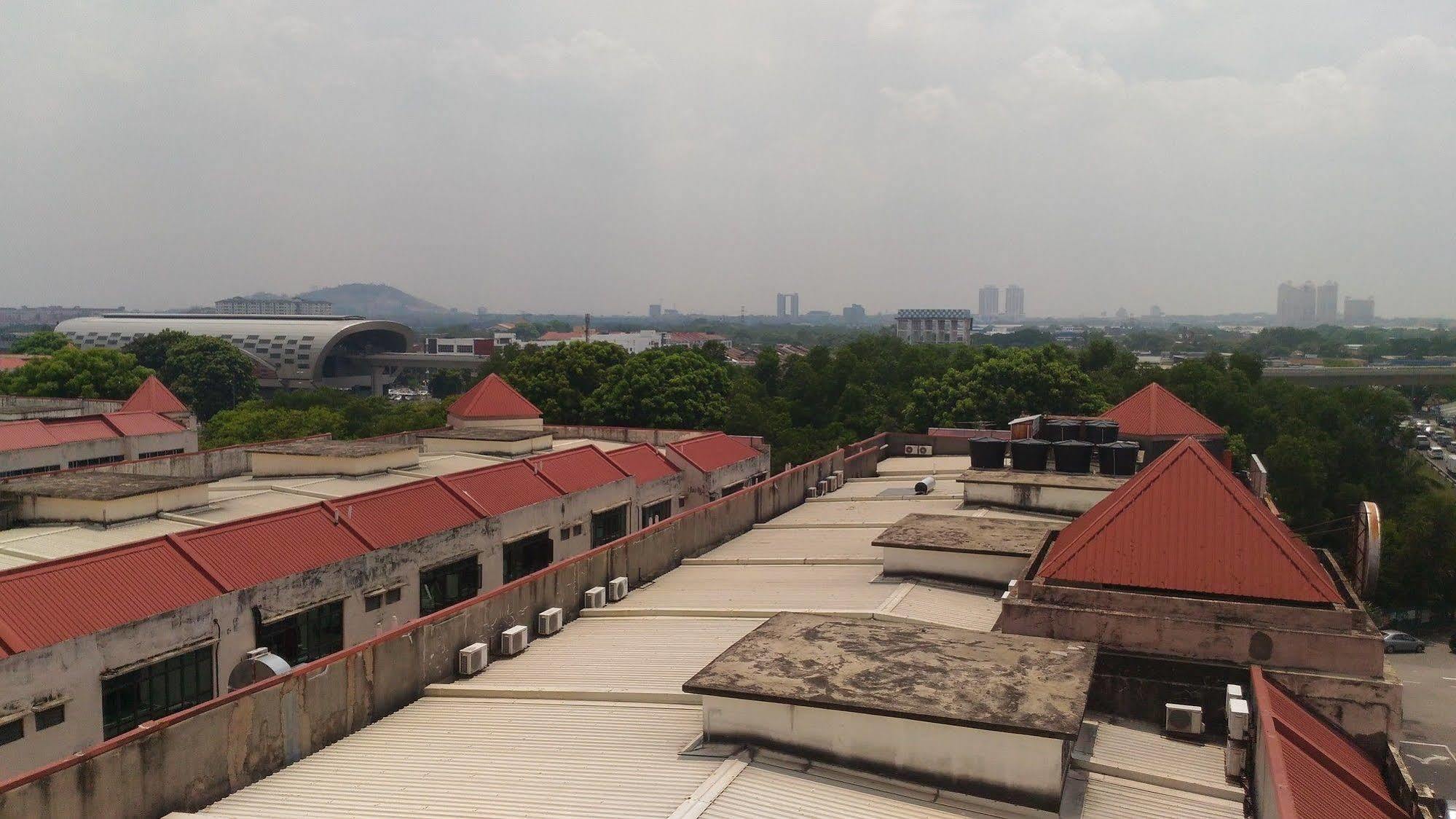 Hotel Sri Puchong Sdn Bhd Exterior foto